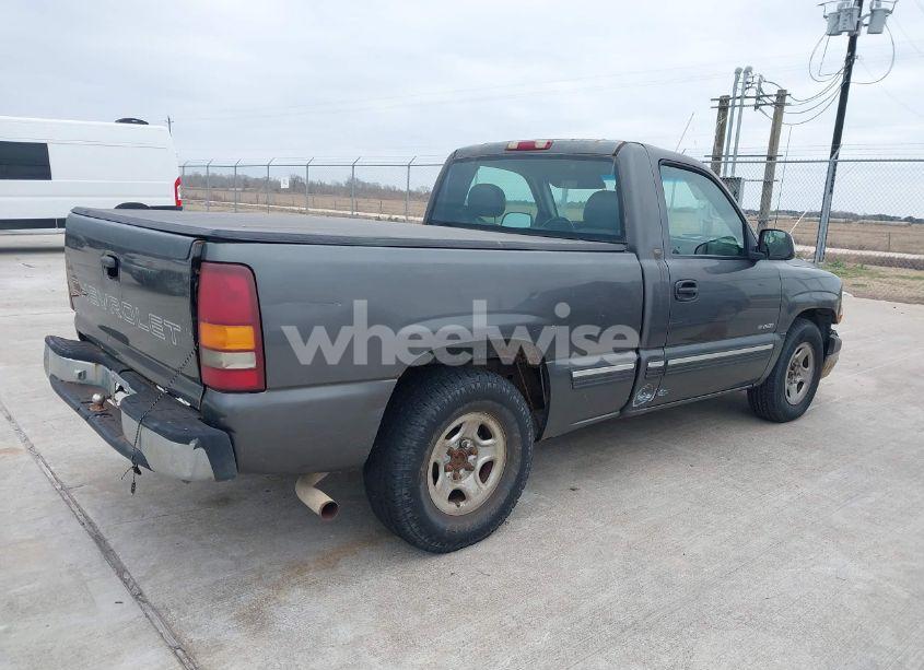 Photo 4 of 2000 Chevrolet Silverado 1500 (VIN 1GCEC14W1YZ219817)