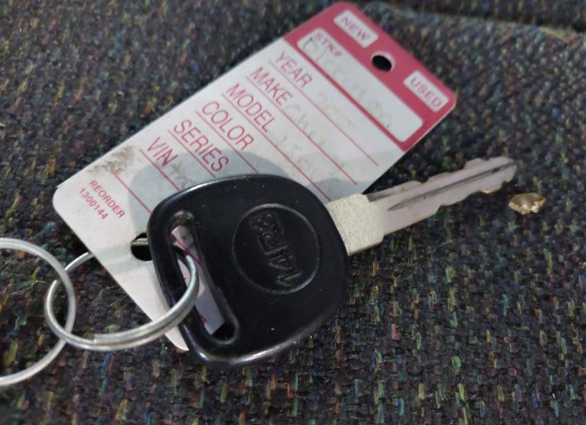 Photo 11 of 2001 Chevrolet Silverado 1500 (VIN 1GCEC14W21Z266716)