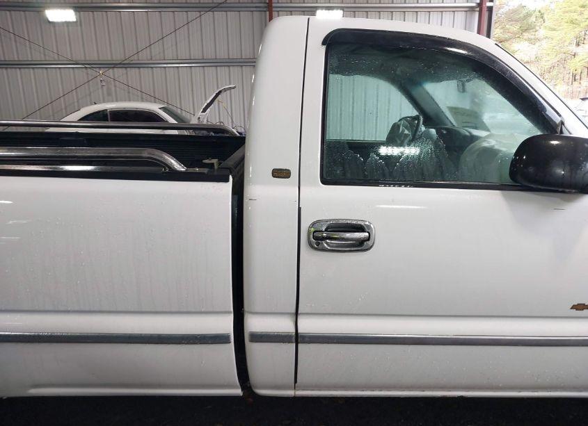 Photo 13 of 2001 Chevrolet Silverado 1500 (VIN 1GCEC14W21Z266716)