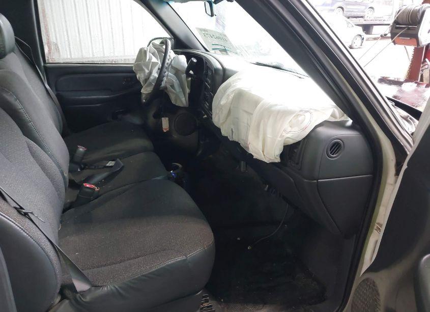 Photo 5 of 2001 Chevrolet Silverado 1500 (VIN 1GCEC14W21Z266716)