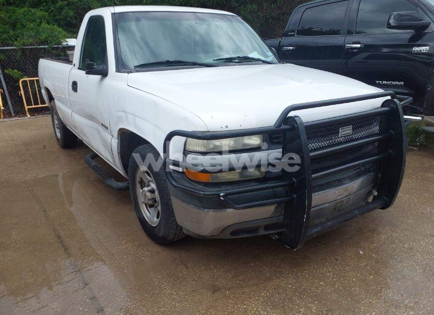 2001 Chevrolet Silverado 1500 (VIN 1GCEC14W21Z274332) main photo