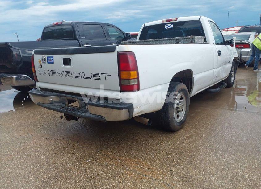 Photo 4 of 2001 Chevrolet Silverado 1500 (VIN 1GCEC14W21Z274332)
