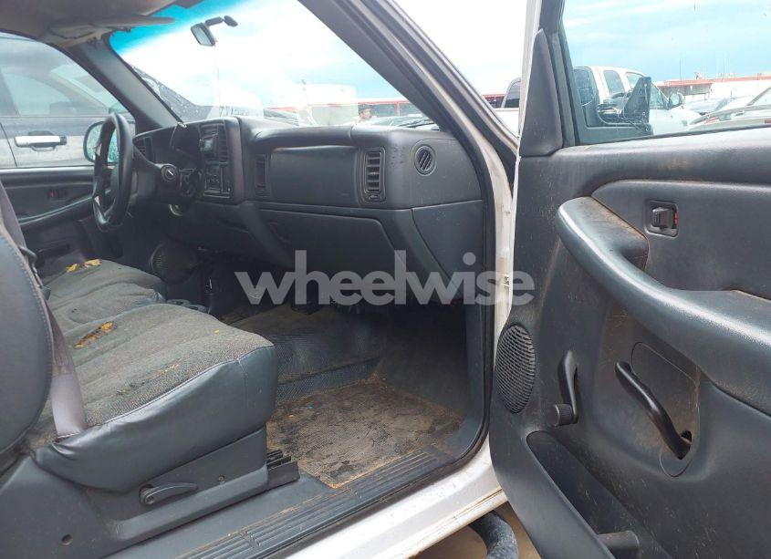 Photo 5 of 2001 Chevrolet Silverado 1500 (VIN 1GCEC14W21Z274332)