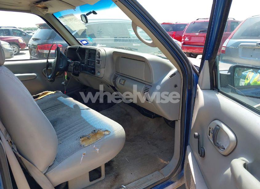 Photo 5 of 1997 Chevrolet C1500 FLEETSIDE (VIN 1GCEC14W2VZ127370)