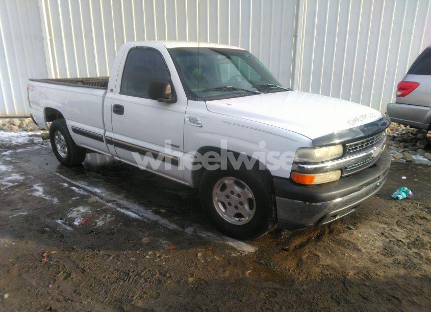2000 Chevrolet Silverado 1500 (VIN 1GCEC14W2YE176211) main photo