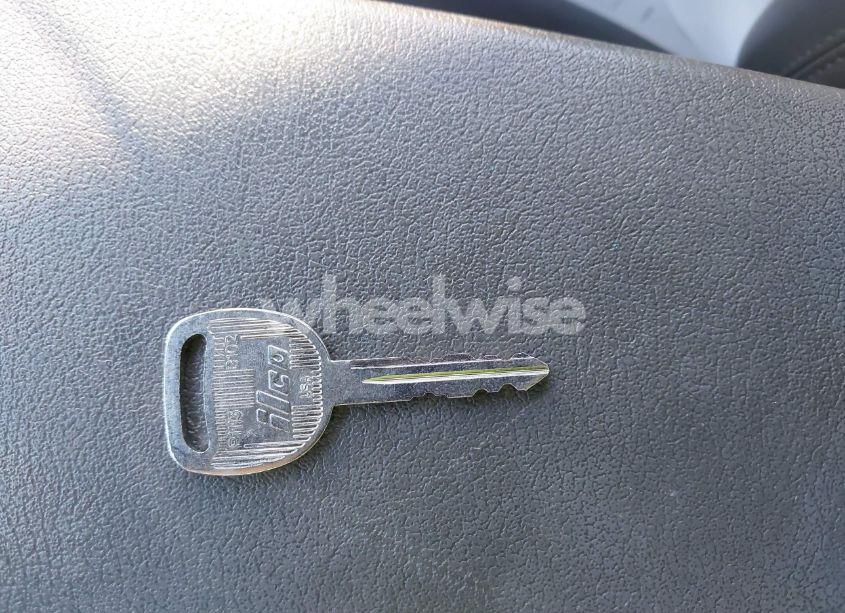 Photo 11 of 2000 Chevrolet Silverado 1500 (VIN 1GCEC14W2YE176211)