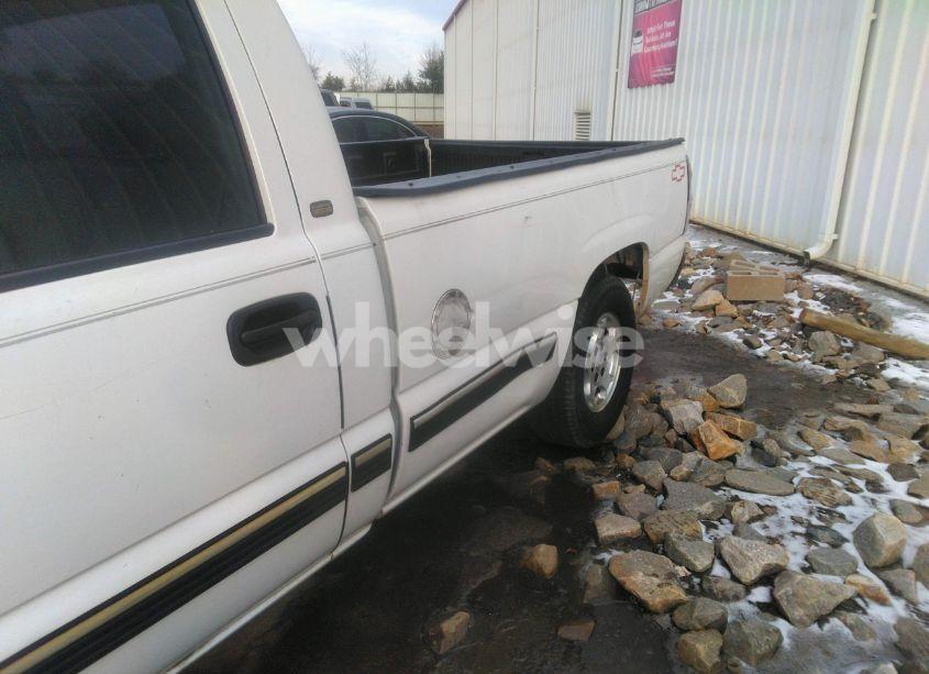 Photo 6 of 2000 Chevrolet Silverado 1500 (VIN 1GCEC14W2YE176211)