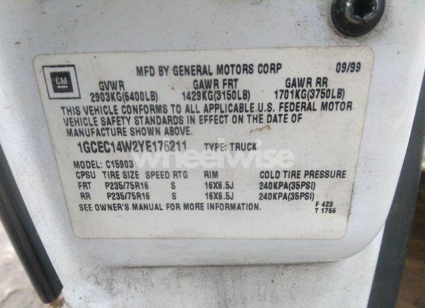 Photo 9 of 2000 Chevrolet Silverado 1500 (VIN 1GCEC14W2YE176211)