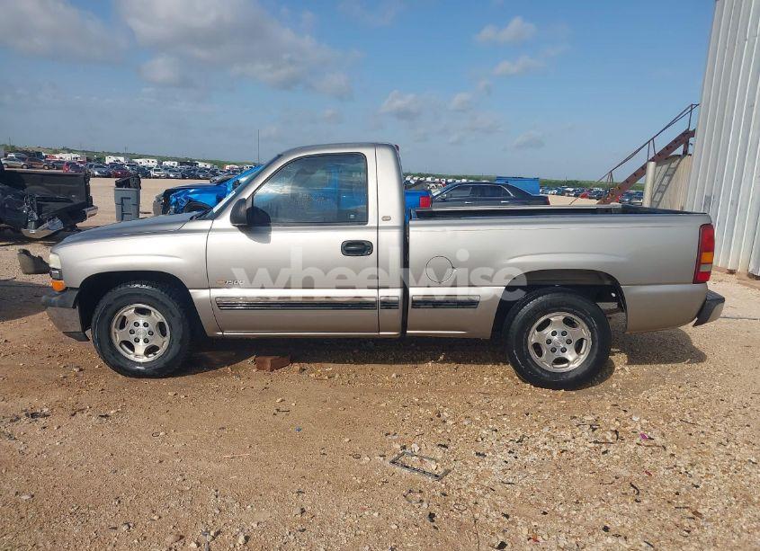 Photo 14 of 2000 Chevrolet Silverado 1500 (VIN 1GCEC14W2YZ179649)
