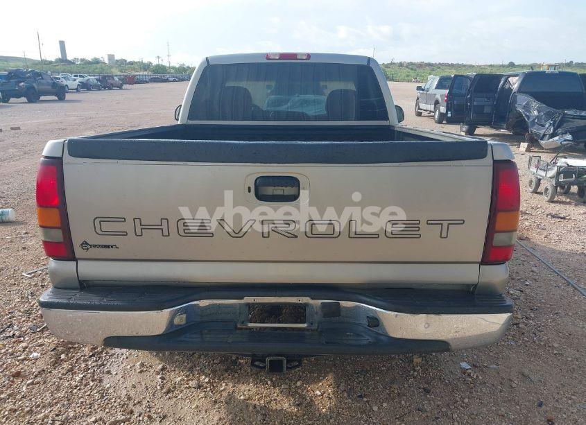 Photo 16 of 2000 Chevrolet Silverado 1500 (VIN 1GCEC14W2YZ179649)