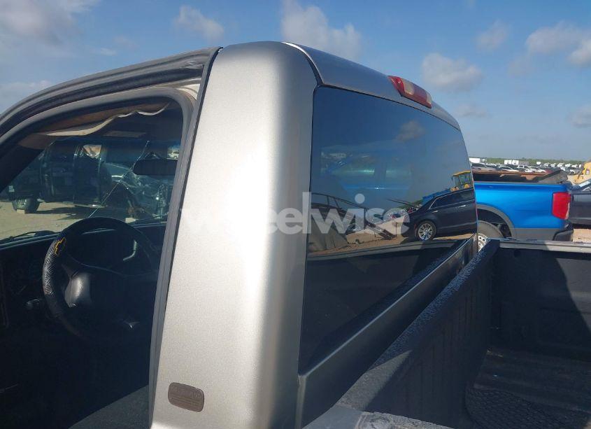 Photo 8 of 2000 Chevrolet Silverado 1500 (VIN 1GCEC14W2YZ179649)