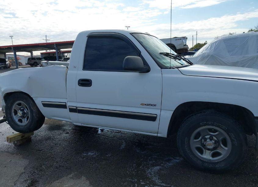 Photo 13 of 2001 Chevrolet Silverado 1500 (VIN 1GCEC14W31Z185966)