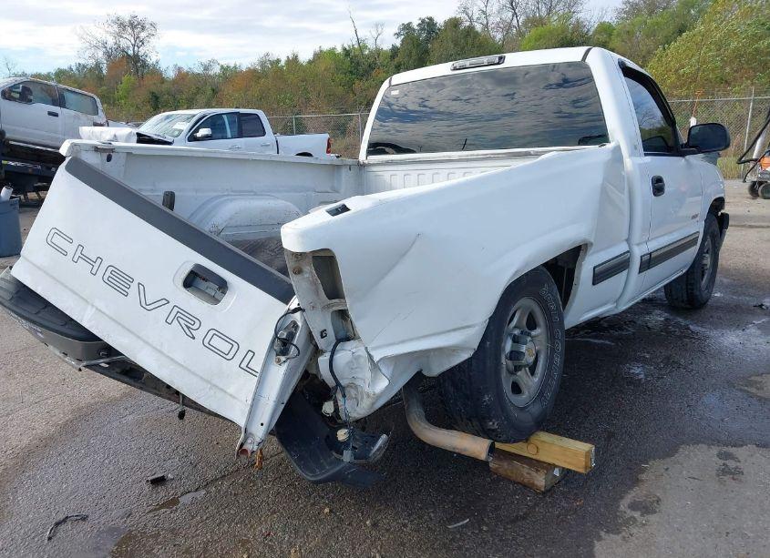 Photo 4 of 2001 Chevrolet Silverado 1500 (VIN 1GCEC14W31Z185966)