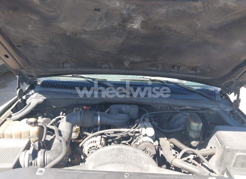 Photo 10 of 2002 Chevrolet Silverado 1500 (VIN 1GCEC14W32Z105146)