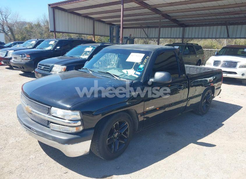 Photo 2 of 2002 Chevrolet Silverado 1500 (VIN 1GCEC14W32Z105146)