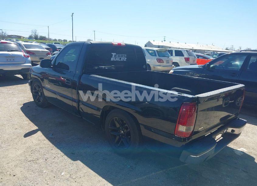 Photo 3 of 2002 Chevrolet Silverado 1500 (VIN 1GCEC14W32Z105146)