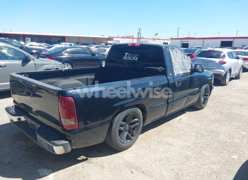 Photo 4 of 2002 Chevrolet Silverado 1500 (VIN 1GCEC14W32Z105146)