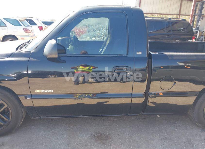 Photo 6 of 2002 Chevrolet Silverado 1500 (VIN 1GCEC14W32Z105146)