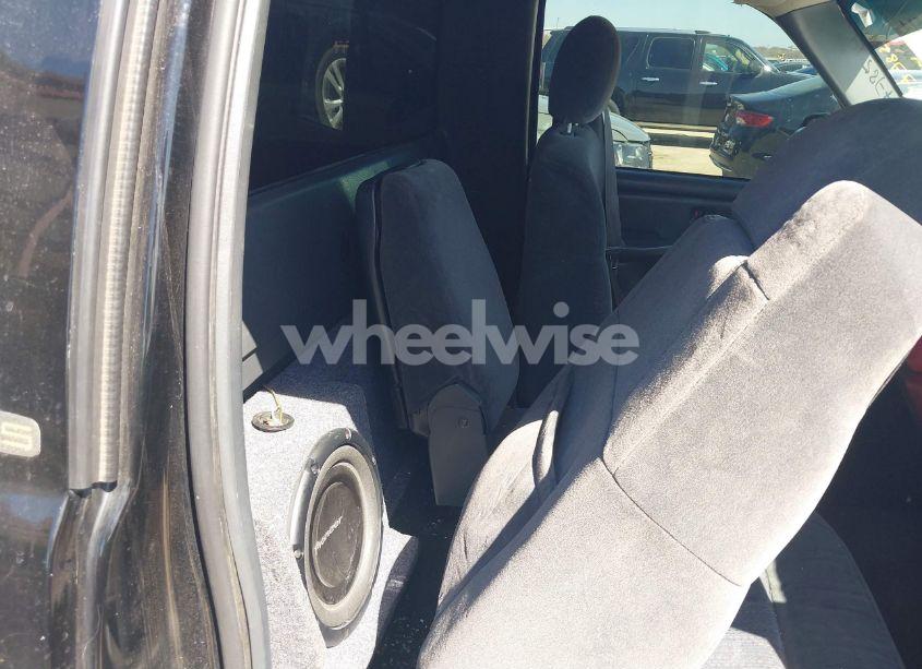 Photo 8 of 2002 Chevrolet Silverado 1500 (VIN 1GCEC14W32Z105146)