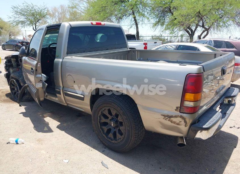 Photo 3 of 2002 Chevrolet Silverado 1500 (VIN 1GCEC14W32Z293134)