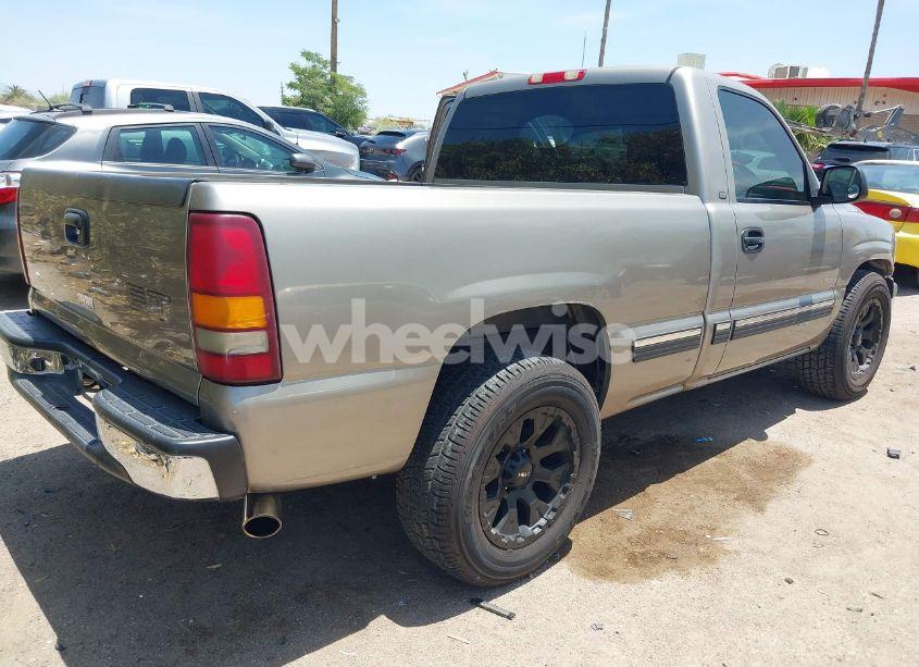 Photo 4 of 2002 Chevrolet Silverado 1500 (VIN 1GCEC14W32Z293134)