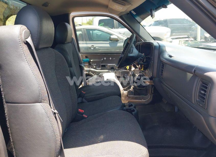 Photo 8 of 2002 Chevrolet Silverado 1500 (VIN 1GCEC14W32Z293134)