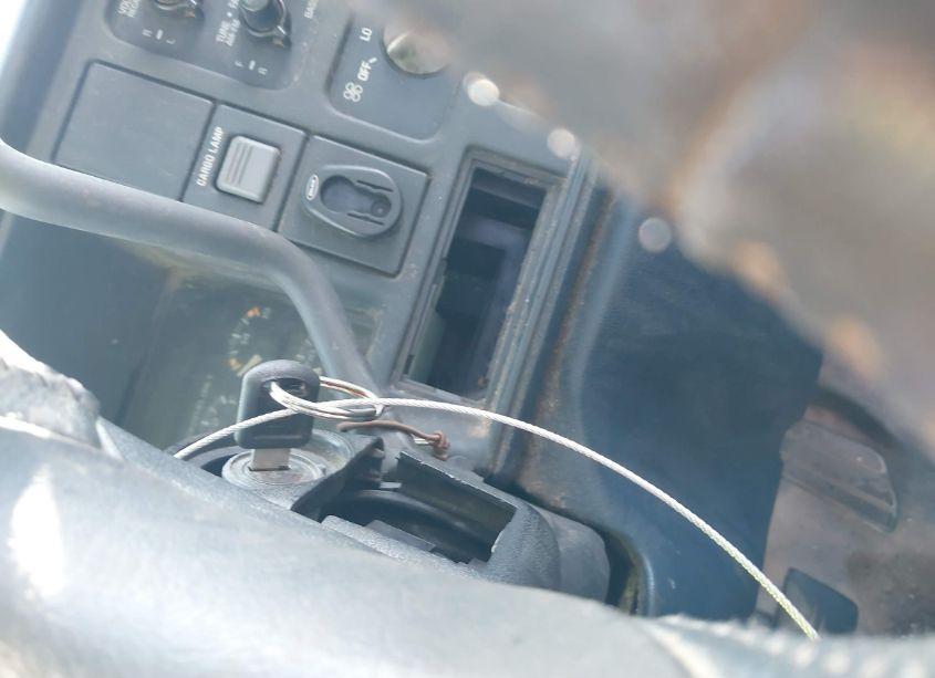 Photo 11 of 1996 Chevrolet Gmt-400 C1500 (VIN 1GCEC14W3TZ208164)