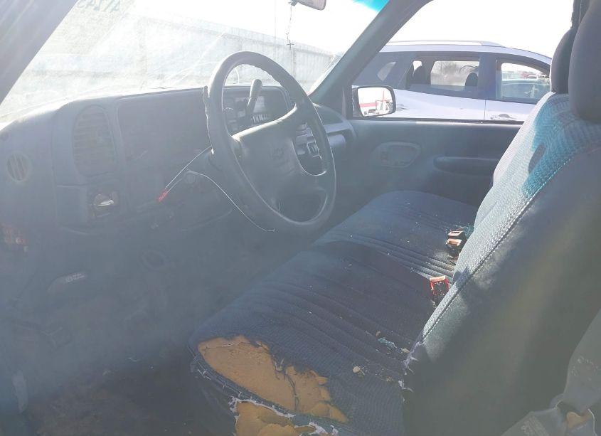 Photo 5 of 1996 Chevrolet Gmt-400 C1500 (VIN 1GCEC14W3TZ208164)