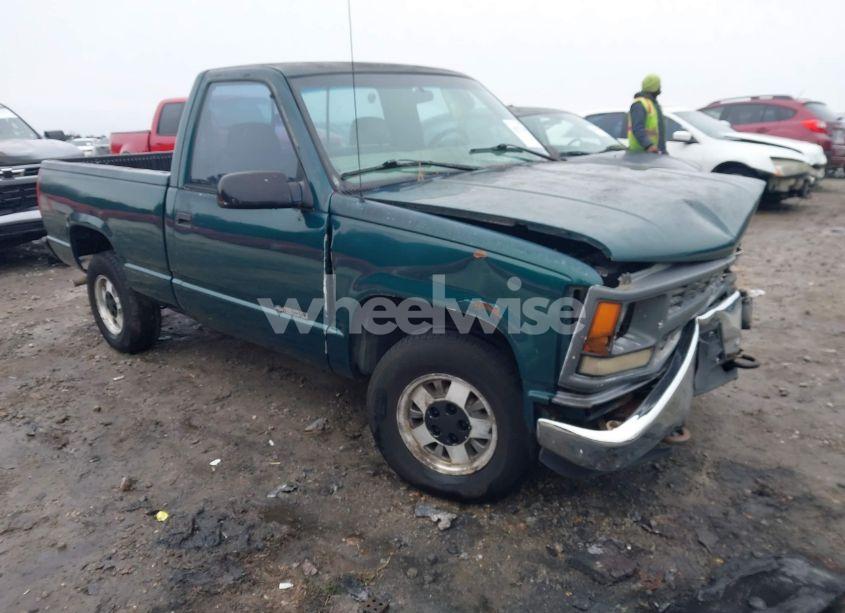 1997 Chevrolet C1500 FLEETSIDE W/T (VIN 1GCEC14W3VZ196309) main photo