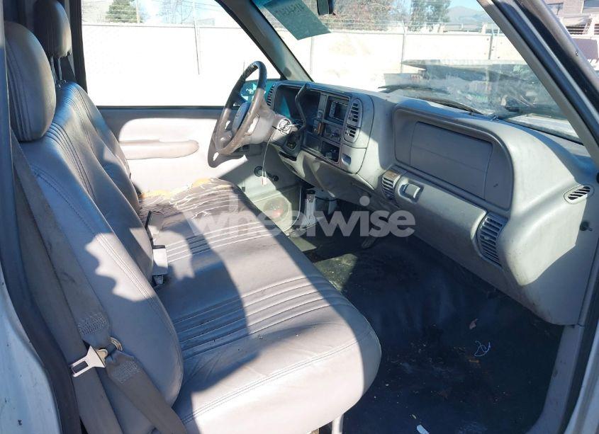 Photo 5 of 1998 Chevrolet C1500 FLEETSIDE W/T (VIN 1GCEC14W3WZ195386)