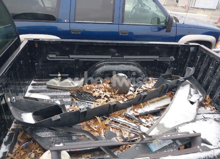 Photo 12 of 2000 Chevrolet Silverado 1500 (VIN 1GCEC14W3YZ220497)