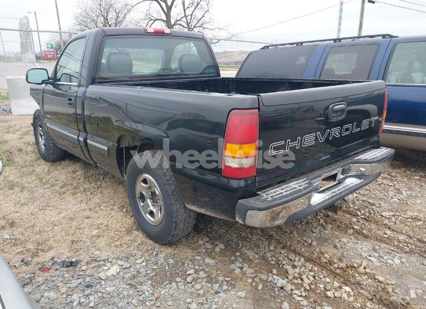 Photo 3 of 2000 Chevrolet Silverado 1500 (VIN 1GCEC14W3YZ220497)