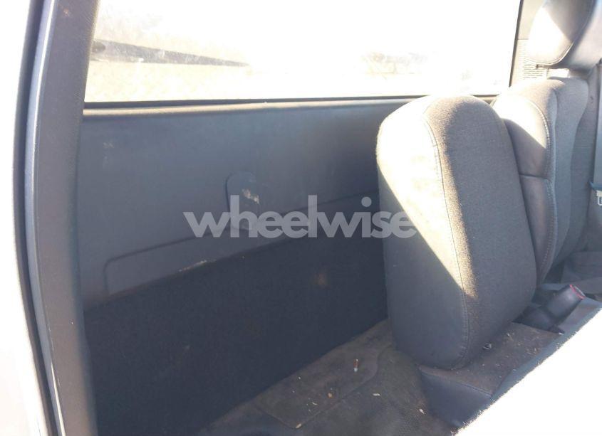 Photo 8 of 2001 Chevrolet Silverado 1500 (VIN 1GCEC14W41Z106496)