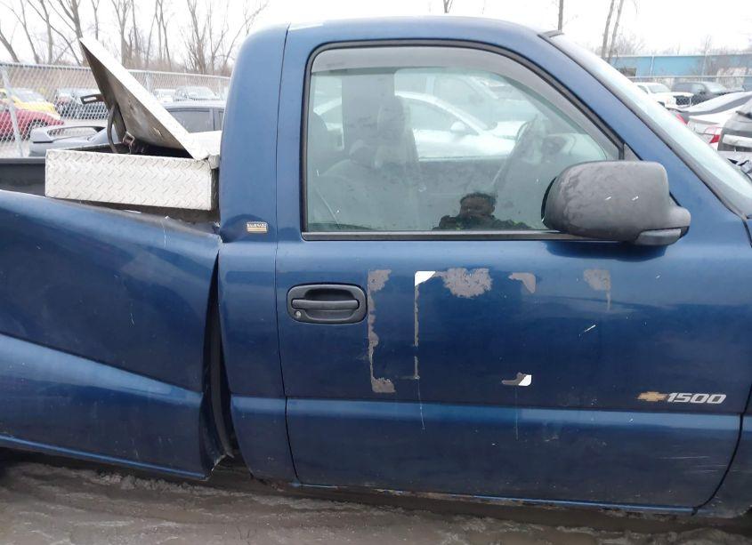 Photo 13 of 2001 Chevrolet Silverado 1500 (VIN 1GCEC14W41Z269052)