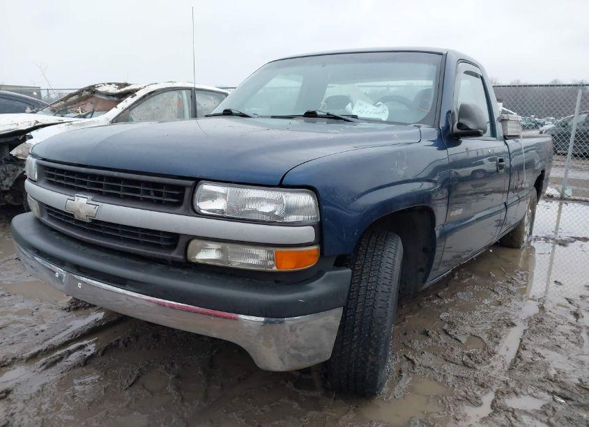 Photo 2 of 2001 Chevrolet Silverado 1500 (VIN 1GCEC14W41Z269052)