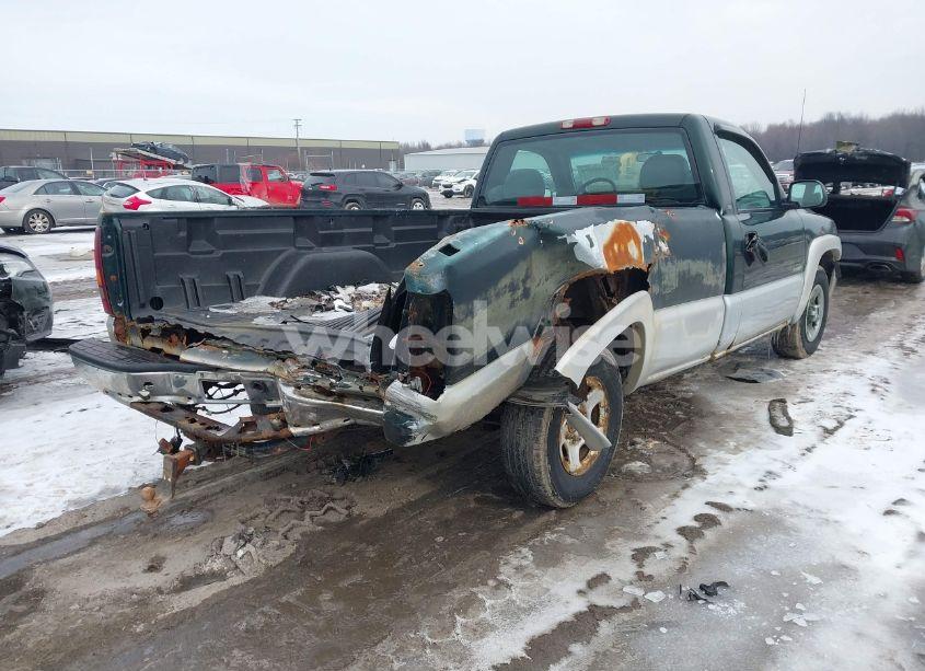 Photo 4 of 2001 Chevrolet Silverado 1500 (VIN 1GCEC14W41Z274073)
