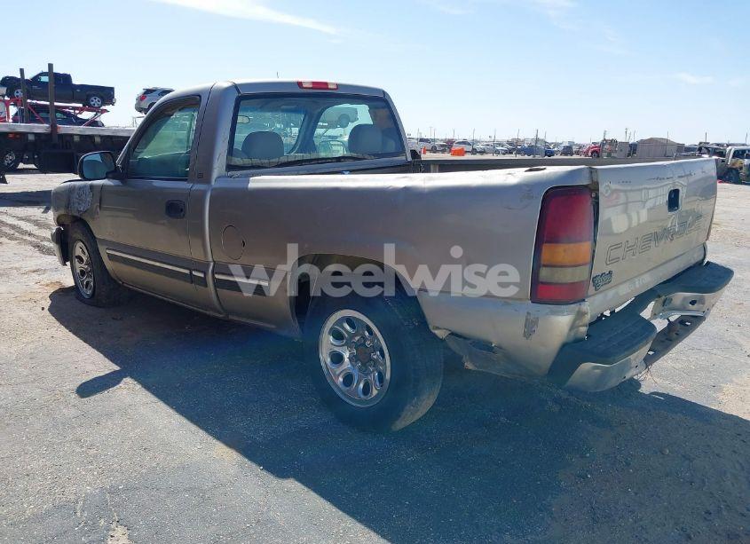 Photo 3 of 2000 Chevrolet Silverado 1500 (VIN 1GCEC14W4YZ141940)