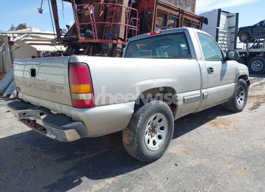 Photo 4 of 2000 Chevrolet Silverado 1500 (VIN 1GCEC14W4YZ141940)