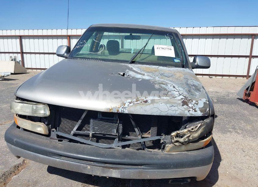 Photo 6 of 2000 Chevrolet Silverado 1500 (VIN 1GCEC14W4YZ141940)