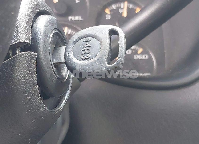 Photo 11 of 2002 Chevrolet Silverado 1500 (VIN 1GCEC14W52Z176512)