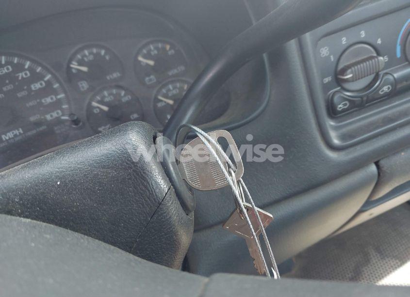 Photo 11 of 2002 Chevrolet Silverado 1500 (VIN 1GCEC14W52Z226468)