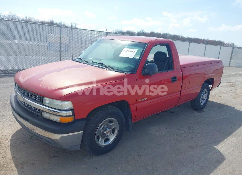 Photo 2 of 2002 Chevrolet Silverado 1500 (VIN 1GCEC14W52Z226468)