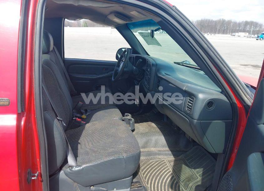 Photo 5 of 2002 Chevrolet Silverado 1500 (VIN 1GCEC14W52Z226468)