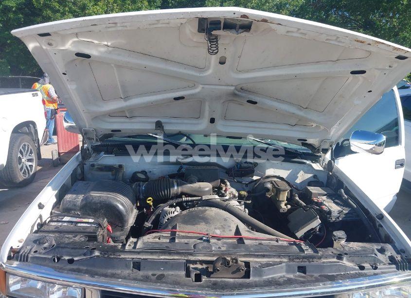 Photo 10 of 1996 Chevrolet Gmt-400 C1500 (VIN 1GCEC14W5TZ117171)