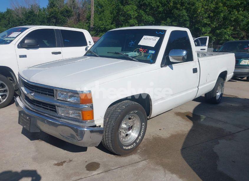 Photo 2 of 1996 Chevrolet Gmt-400 C1500 (VIN 1GCEC14W5TZ117171)