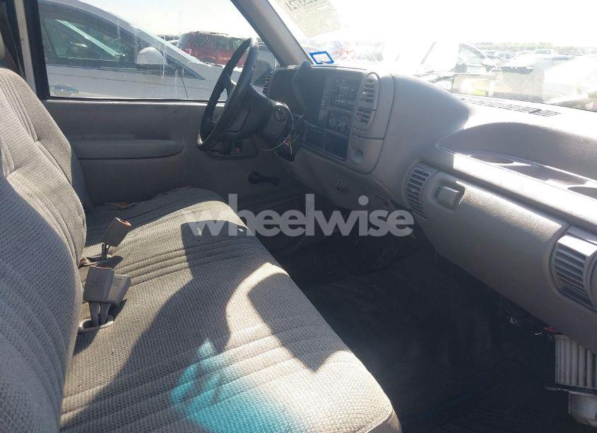 Photo 5 of 1996 Chevrolet Gmt-400 C1500 (VIN 1GCEC14W5TZ117171)