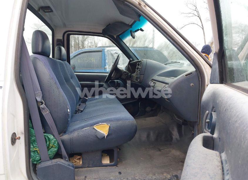 Photo 5 of 1996 Chevrolet Gmt-400 C1500 (VIN 1GCEC14W5TZ129854)