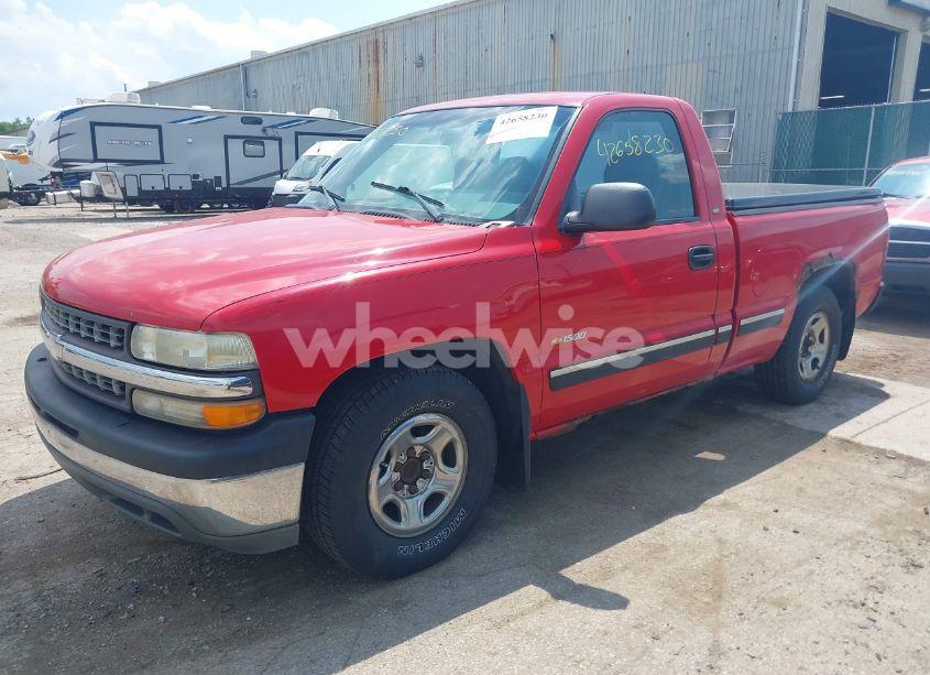 Photo 2 of 1999 Chevrolet Silverado 1500 (VIN 1GCEC14W5XZ135708)