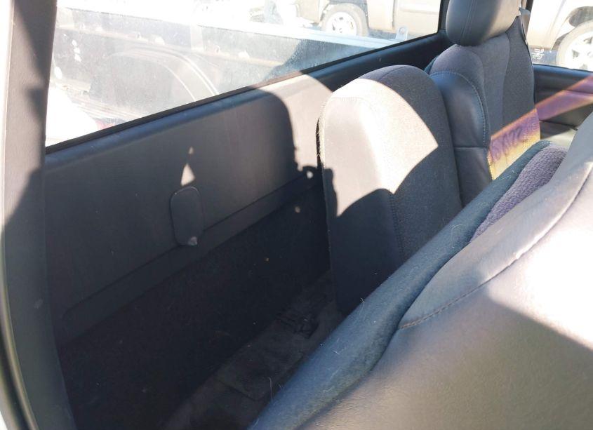 Photo 8 of 1999 Chevrolet Silverado 1500 (VIN 1GCEC14W5XZ183046)