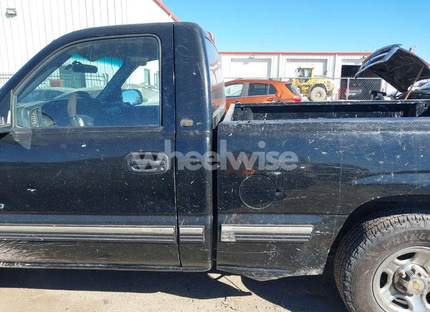 Photo 14 of 2000 Chevrolet Silverado 1500 (VIN 1GCEC14W5YZ259737)